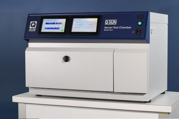 氙燈試驗(yàn)箱聚苯乙烯及藍(lán)羊毛測(cè)試插圖